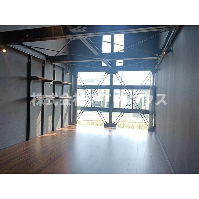 ＬＡＮＤ　ＢＡＳＥ　ＩＣＨＩＫＡＷＡ　Ｂ棟のエントランス