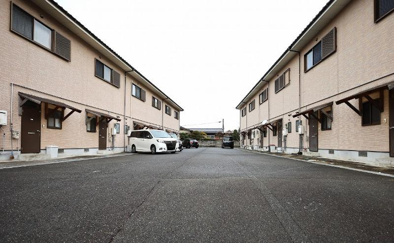 河端宮床アパートの駐車場