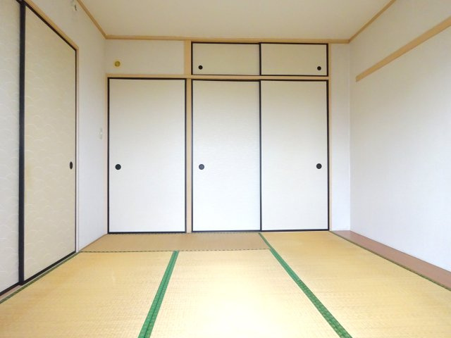 レナジア上横場 の和室
