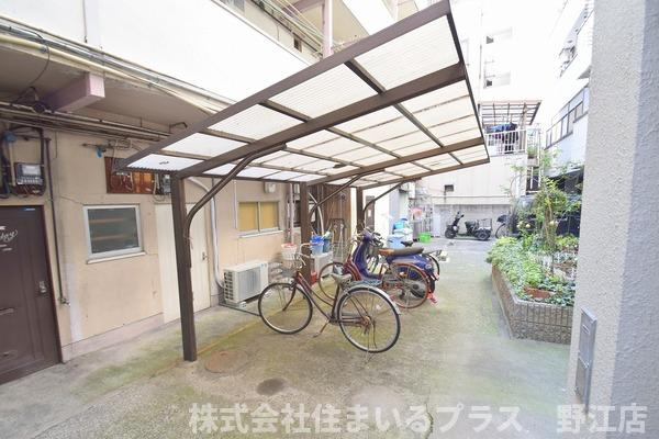 栄コーポの駐車場