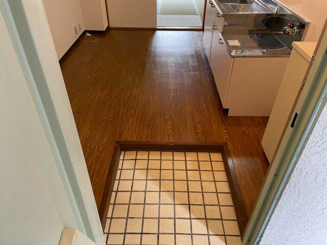 玄関横シューズボックス有り