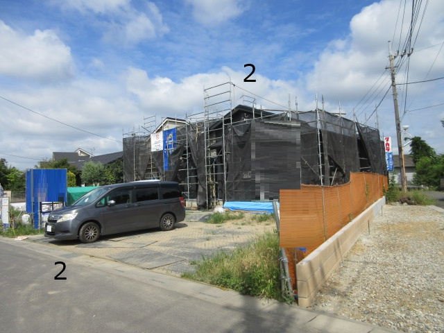 【仲介手数料無料】新築戸建　吉見町久保田1437-1（全2棟）の前面道路含む現地写真