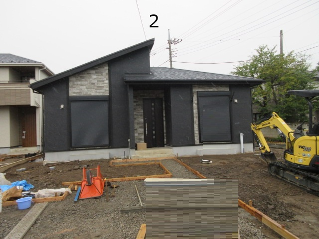 【仲介手数料無料】新築戸建　吉見町久保田1437-1（全2棟）の前面道路含む現地写真