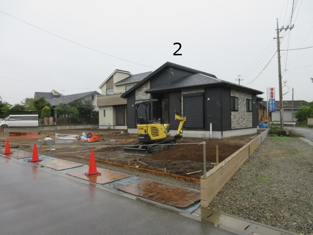 【仲介手数料無料】新築戸建　吉見町久保田1437-1（全2棟）の前面道路含む現地写真