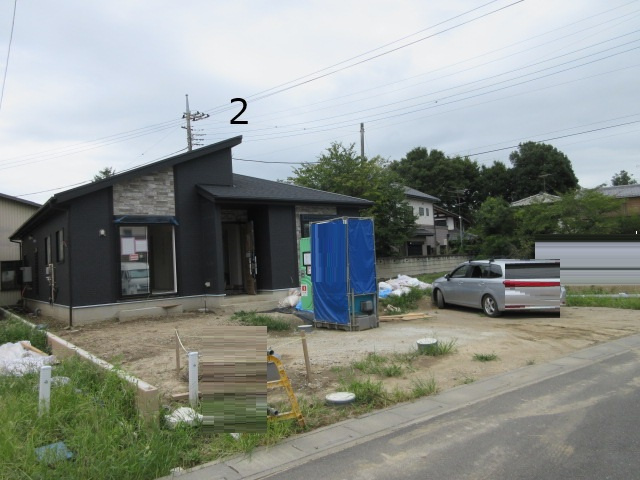 【仲介手数料無料】新築戸建　吉見町久保田1437-1（全2棟）の前面道路含む現地写真