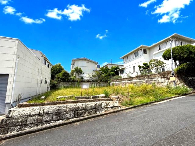 47帖のルーフバルコニー　カースペース4台の外観|陽当良好