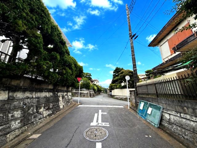 47帖のルーフバルコニー　カースペース4台の周辺|住宅街