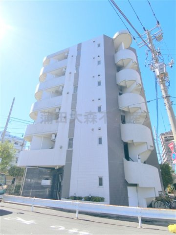 CQレジデンス多摩川の外観|2006年3月築　RC鉄筋コンクリート造地上6階建て総戸数21戸　東急多摩川線矢口渡駅最寄りの東京都大田区多摩川1丁目　武蔵新田駅と東急池上線蓮沼駅も徒歩圏内！