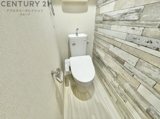 温水洗浄便座付きのトイレです♪