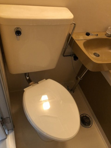 浴室内にトイレがあります！