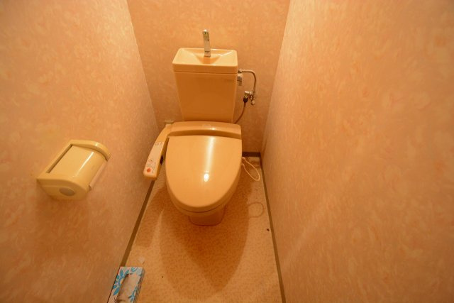 シンプルで使いやすいトイレです♪