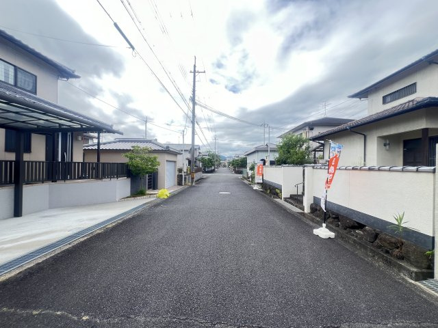 橿原市白橿町１丁目の前面道路含む現地写真