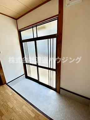 大島2丁目テラスハウスの玄関
