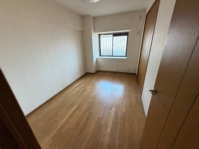 宗像市赤間 アンピール教育大前Ⅱ 中古マンションの洋室