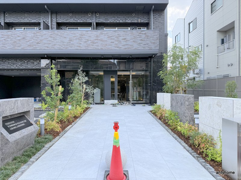 プレリス鶴見緑地グランガーデリア　仲介手数料無料のエントランス