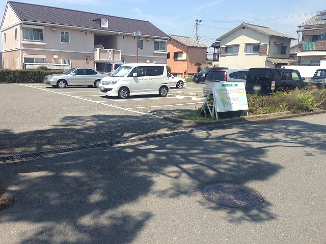 サニーパークの駐車場