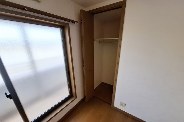泉大津市板原町1丁目の収納|洋室3クローゼット