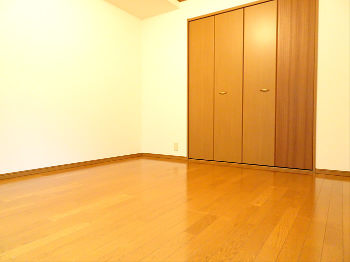 第8三和マンションの寝室