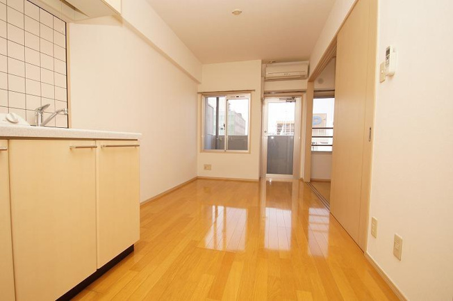 【居間・リビング】 | 新品家具付きマンション博多駅東14(KaGood福岡)
