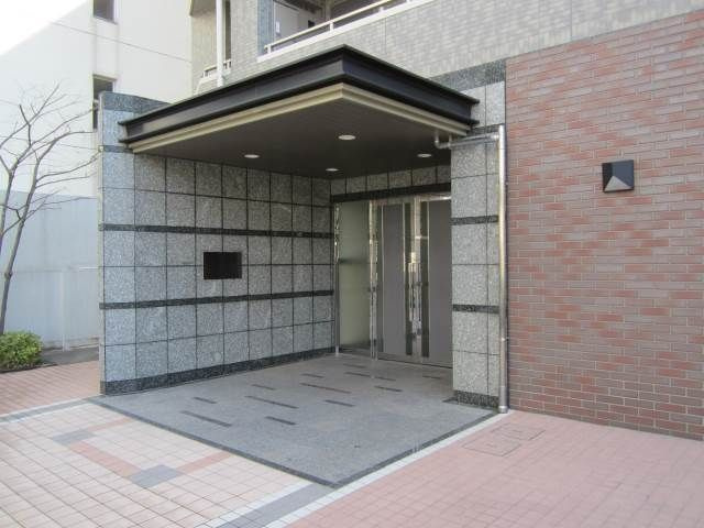 ルジェンテ白金台のエントランス