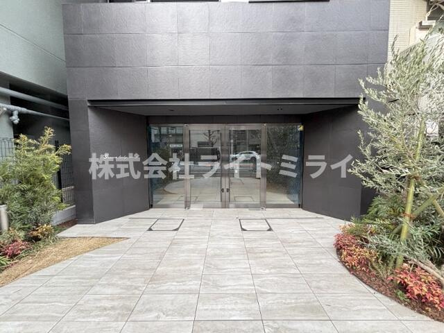 ジェノヴィア文京千駄木のエントランス