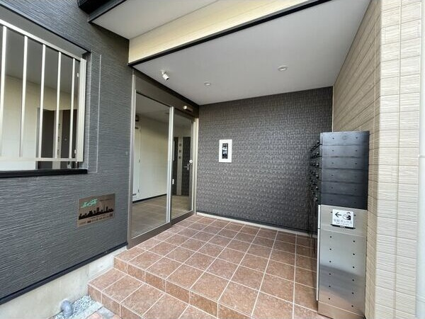 GRAND SOLEIL手倉田のエントランス