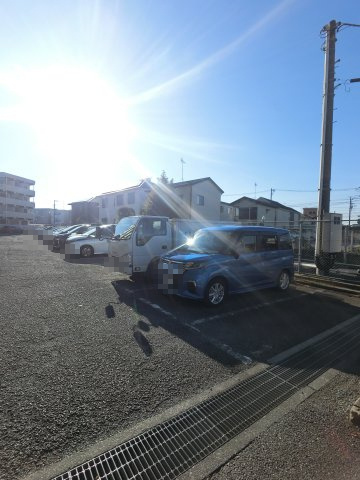 テラス本八幡の駐車場