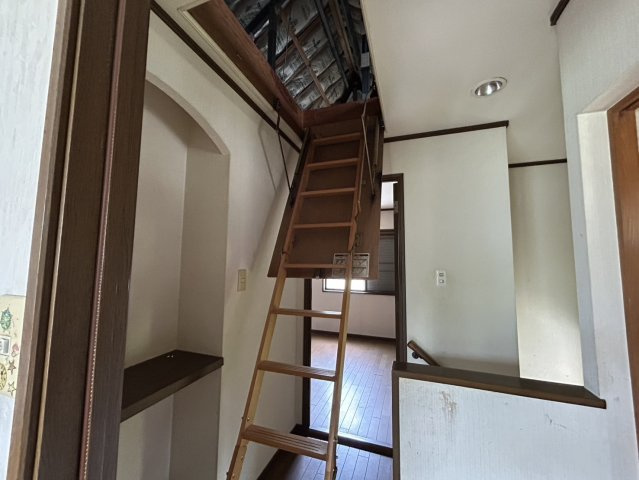 北区横井上中古のその他|小屋裏への階段