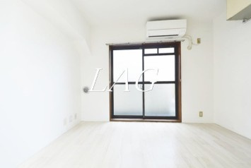 【居間・リビング】 | メゾン・ド・エバン | 洋室のお部屋です。