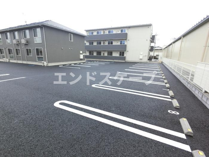 コンフォートレジデンス宮子　Ａの駐車場|高崎、前橋、伊勢崎エリアのお部屋探しはエンドスケープまで！お客様の理想お聞かせ下さい♪