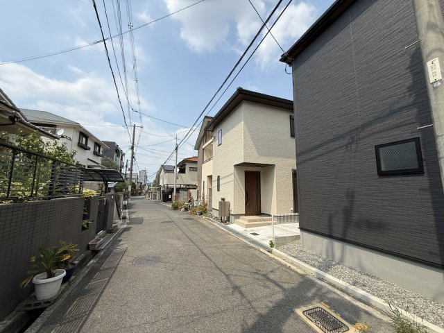 リーブルガーデン堺市東区西野５期の前面道路含む現地写真