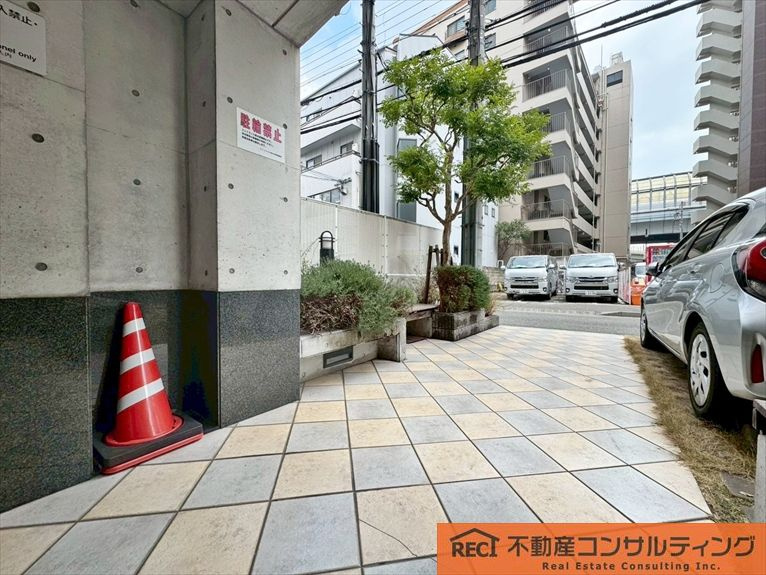 ワコーレリベルタ深江本町のエントランス