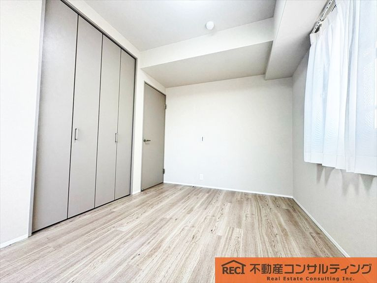 ワコーレリベルタ深江本町の洋室