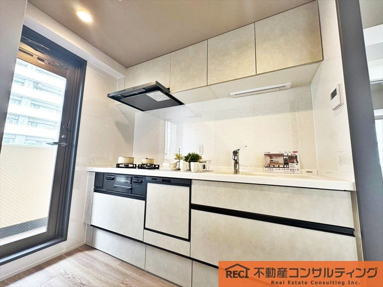 ワコーレリベルタ深江本町のキッチン|本庄小学校・本庄中学校徒歩6分で通学も安心です♪
