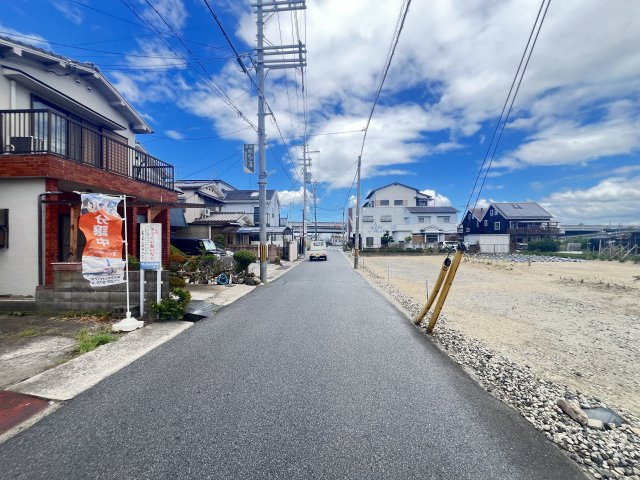 橿原市雲梯町の前面道路含む現地写真