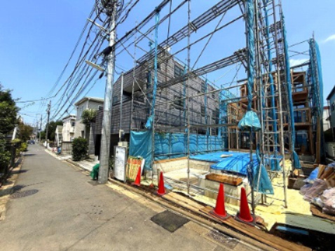 【外観】 | 【仲介手数料３５０万円～４００万円が無料！！】■４ＬＤＫ■建物９７平米～１２３平米 | 諸費用３５０万円～４００万円ＯＦＦです！
決算特別キャンペーン！
家計応援サービスの限界に挑戦中！
「物件概要」の「諸費用」欄をご覧下さい！
■千歳船橋駅８分
■４ＬＤＫ