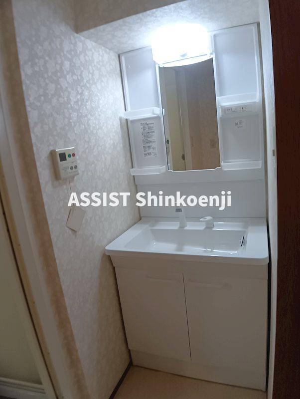 弥生町リバーサイドマンションの独立洗面台