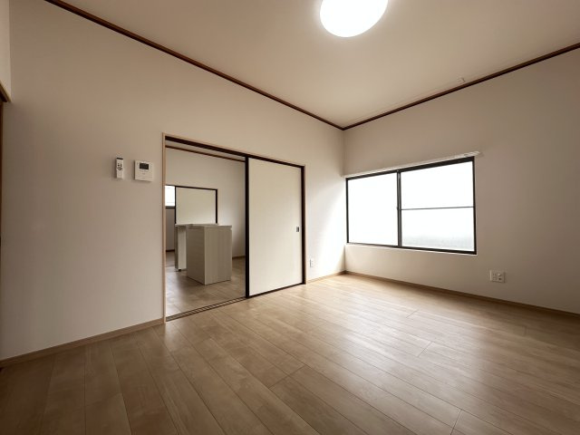 小松島町新港　戸建の居間・リビング