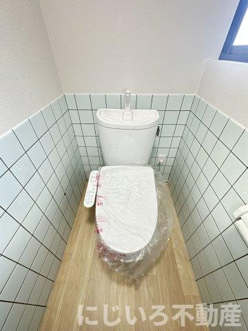 小松島町新港　戸建のトイレ