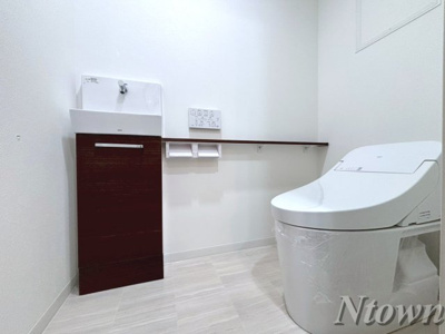 【トイレ】 | ルフレイユ 泉 久屋大通公園 | 落ち着いた色調のトイレです