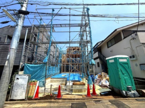 【外観】 | 【仲介手数料３５０万円～４００万円が無料！！】■４ＬＤＫ■建物９７平米～１２３平米 | 諸費用３５０万円～４００万円ＯＦＦです！
決算特別キャンペーン！
家計応援サービスの限界に挑戦中！
「物件概要」の「諸費用」欄をご覧下さい！
■千歳船橋駅８分
■４ＬＤＫ