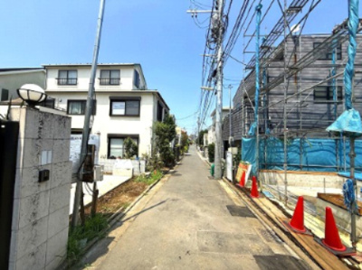 【前面道路含む現地写真】 | 【仲介手数料３５０万円～４００万円が無料！！】■４ＬＤＫ■建物９７平米～１２３平米 | 諸費用３５０万円～４００万円ＯＦＦです！
決算特別キャンペーン！
家計応援サービスの限界に挑戦中！
「物件概要」の「諸費用」欄をご覧下さい！
■千歳船橋駅８分
■４ＬＤＫ