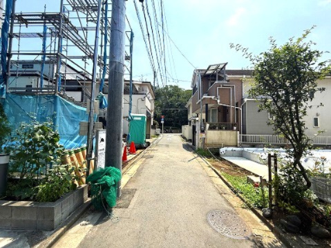 【前面道路含む現地写真】 | 【仲介手数料３５０万円～４００万円が無料！！】■４ＬＤＫ■建物９７平米～１２３平米 | 諸費用３５０万円～４００万円ＯＦＦです！
決算特別キャンペーン！
家計応援サービスの限界に挑戦中！
「物件概要」の「諸費用」欄をご覧下さい！
■千歳船橋駅８分
■４ＬＤＫ