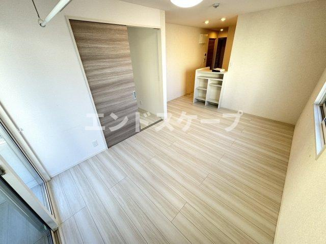 ポルトフィーノ　Bの居間・リビング|高崎、前橋、伊勢崎エリアのお部屋探しはエンドスケープまで！お客様の理想お聞かせ下さい♪