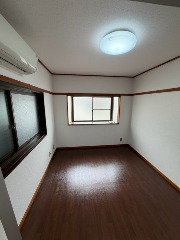 ロフティーバードの居間・リビング