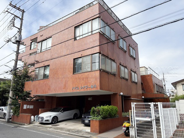 【外観】 | ハイム・シナジー仙川 | さほど大きなサイズではありませんが、清潔感があり、好感の持てるマンション外観。ぜひ一度、現地でご覧ください。～即日のご見学可能～　お問合せはお気軽にどうぞ。
