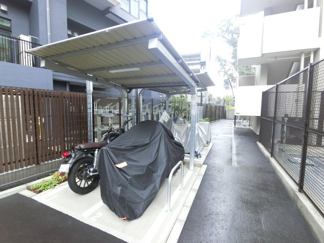 パークアクシス市川 の駐車場