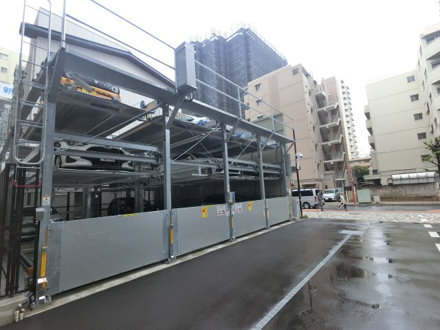 パークアクシス市川 の駐車場