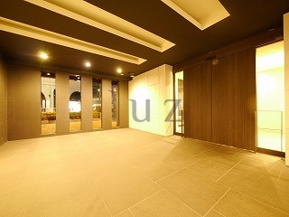 グランドガーラ桜木町駅前のエントランス