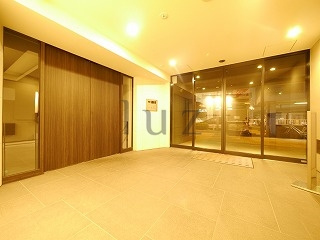 グランドガーラ桜木町駅前のロビー